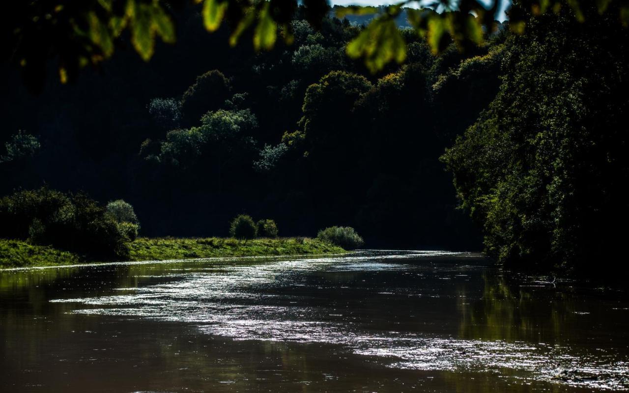 Parva Farmhouse Riverside Guesthouse Tintern Exterior photo